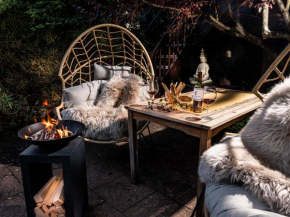 Homely Stay in a romantic lodging with sauna&gym